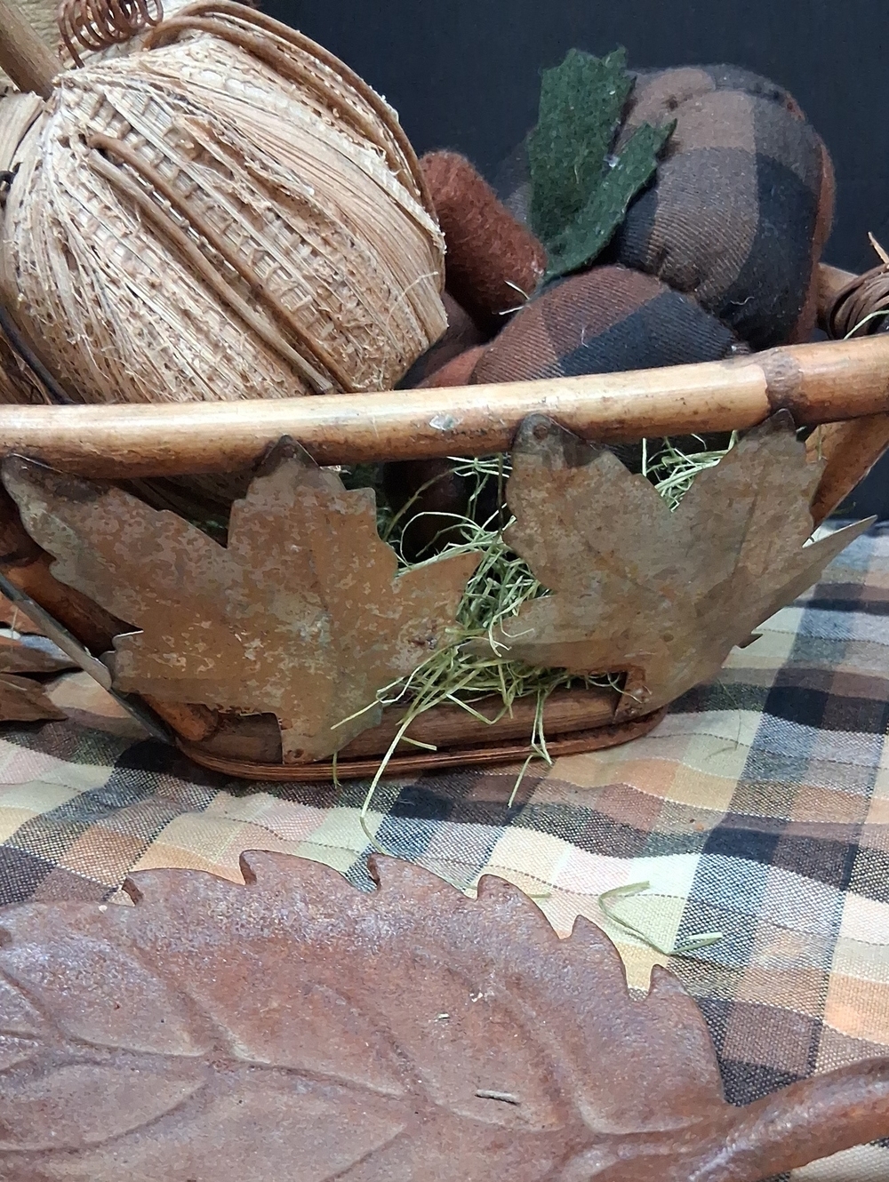 Fall bundle of 2 iron leaf trivets, leaf dish, leaf swag, basket pumpkins,floral - Picture 10 of 15